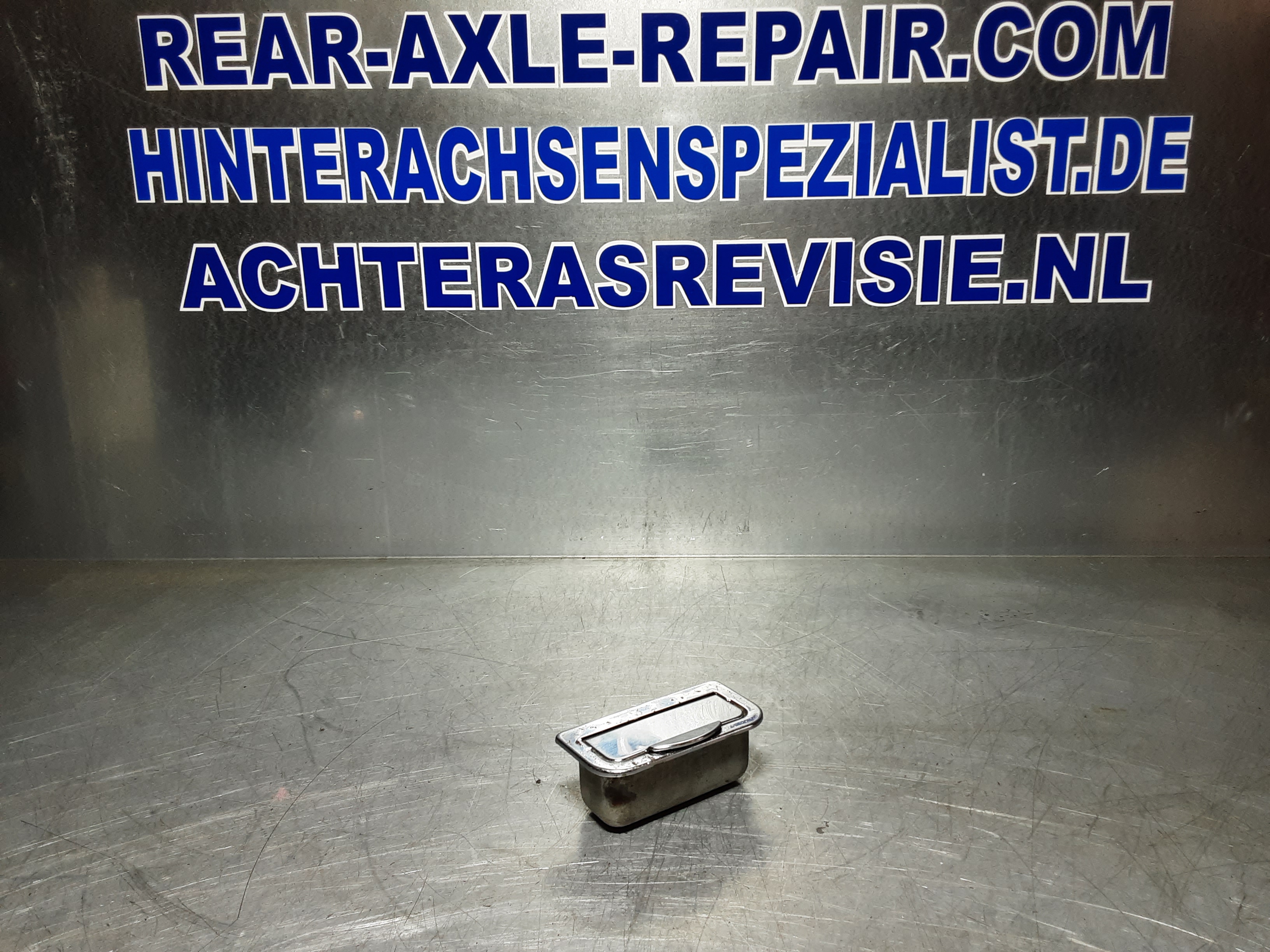 Asbak chroom van een Opel Ascona A / Opel Manta A.