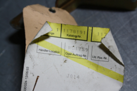 Opel Ascona C, motorkap vergrendeling, nummer 1178191.