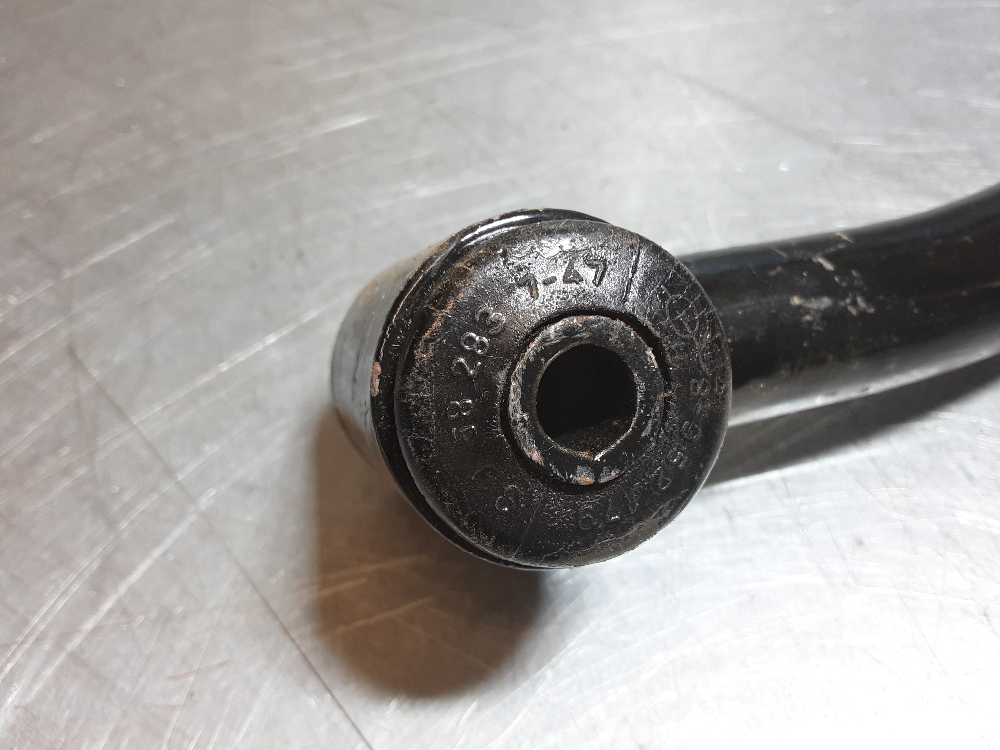 Reactiearm, reactiestang achteras Opel Ascona B, Manta B. Links.