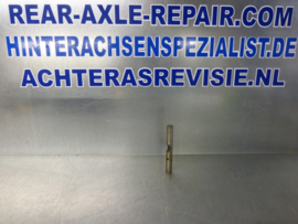 Asje, Opel nummer 732082, lengte 11,8cm, rond 1,9cm