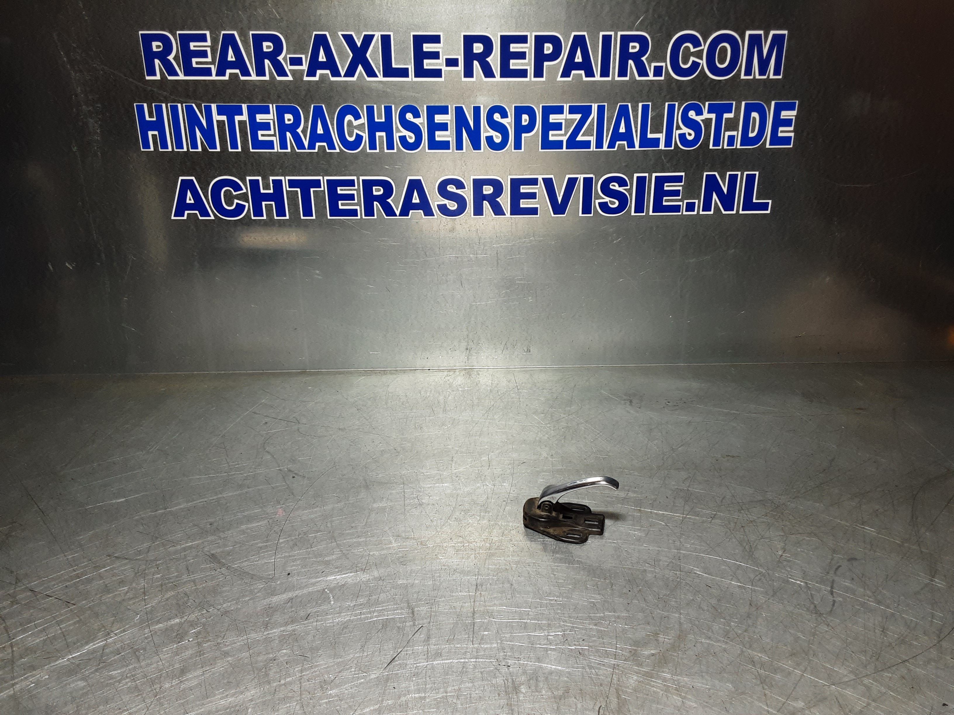 Deurhandle, deurhendel Opel Kadett C, links.