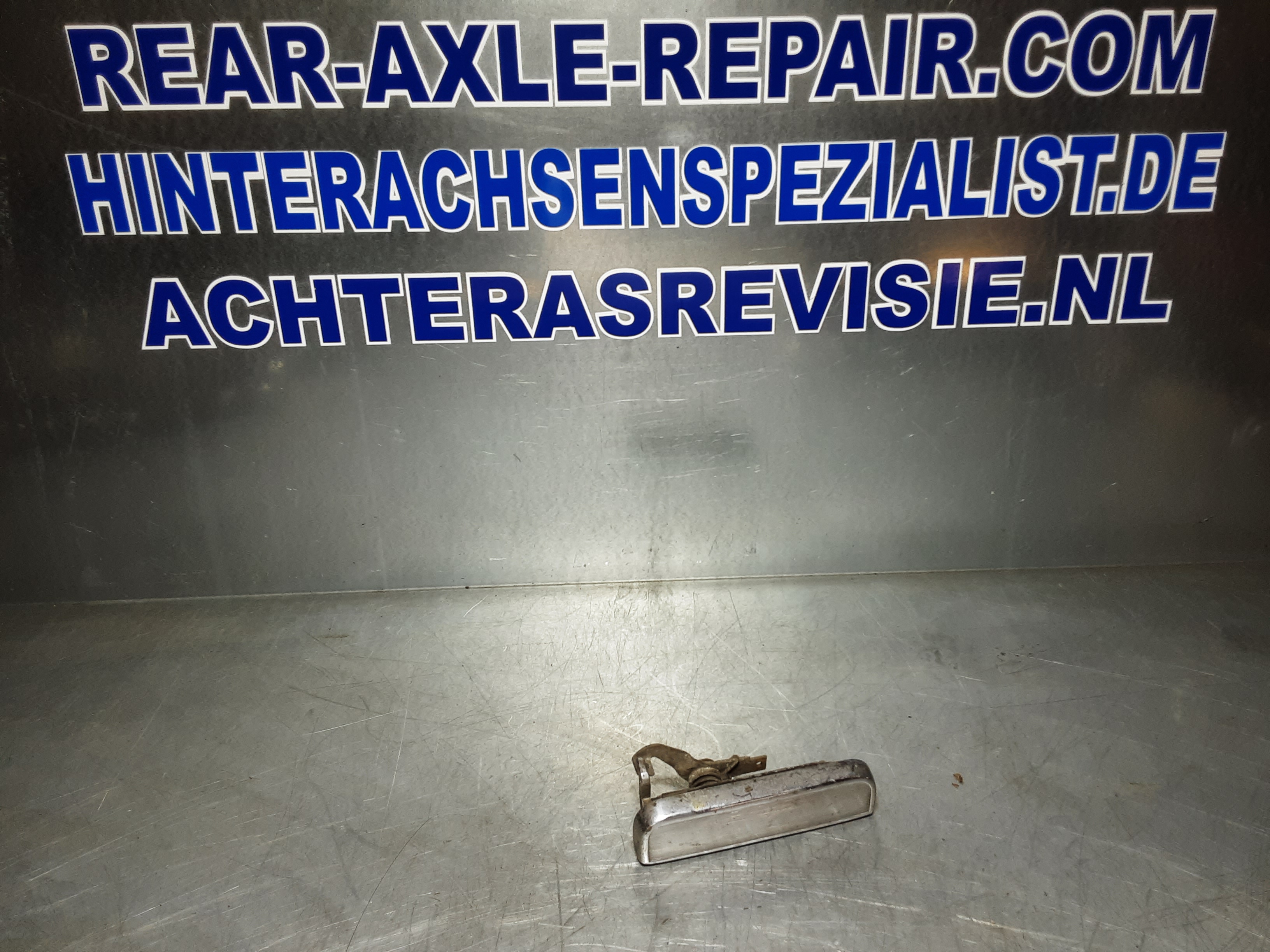 Deurklink, deurgreep links Opel Ascona B, Manta B, chroom.
