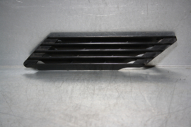 Opel Manta A, ventilatorrooster rechts, 2e type, gebruikt.