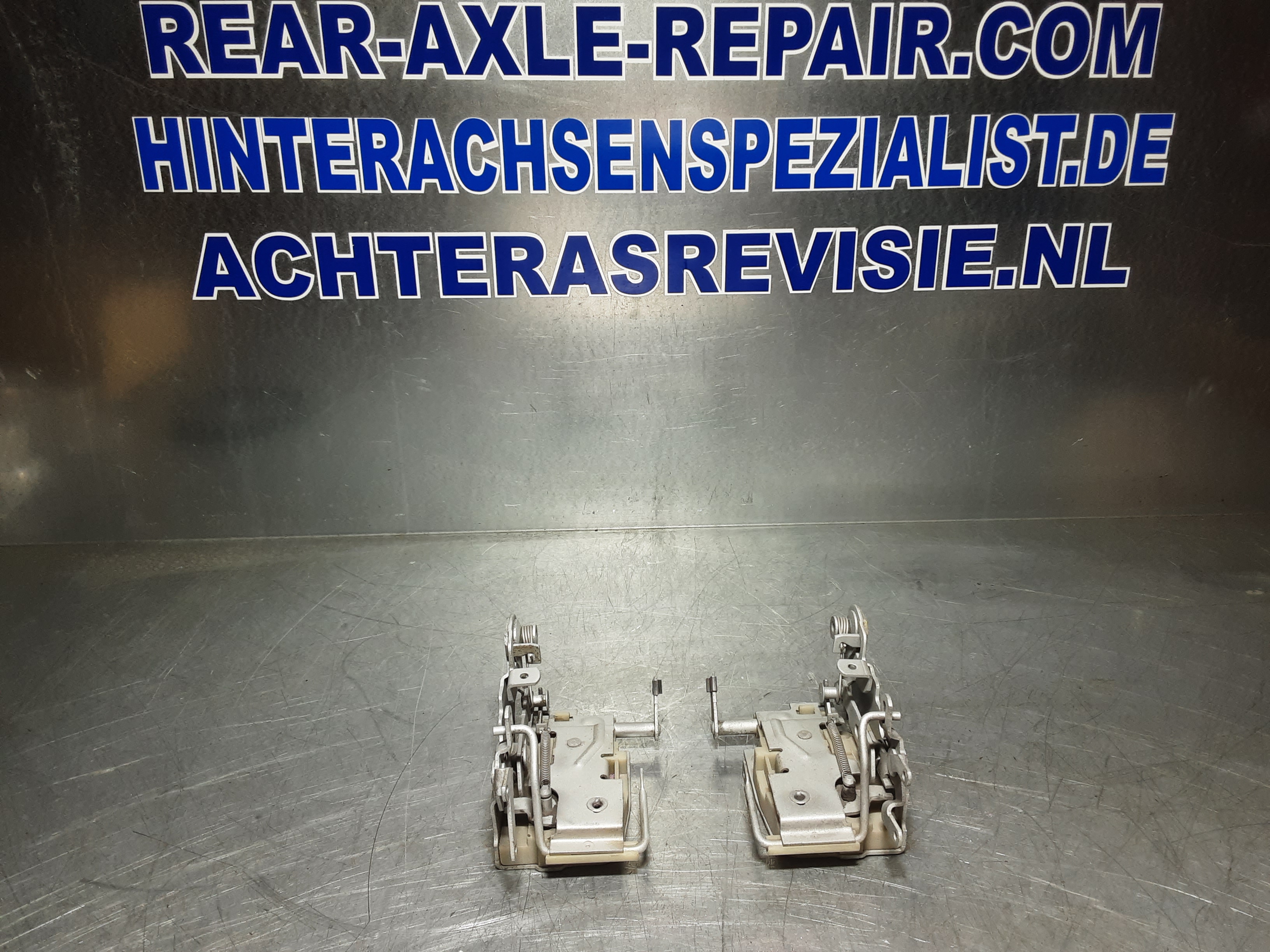 Deurmechaniek Opel Ascona B, Opel Manta B, links en rechts.