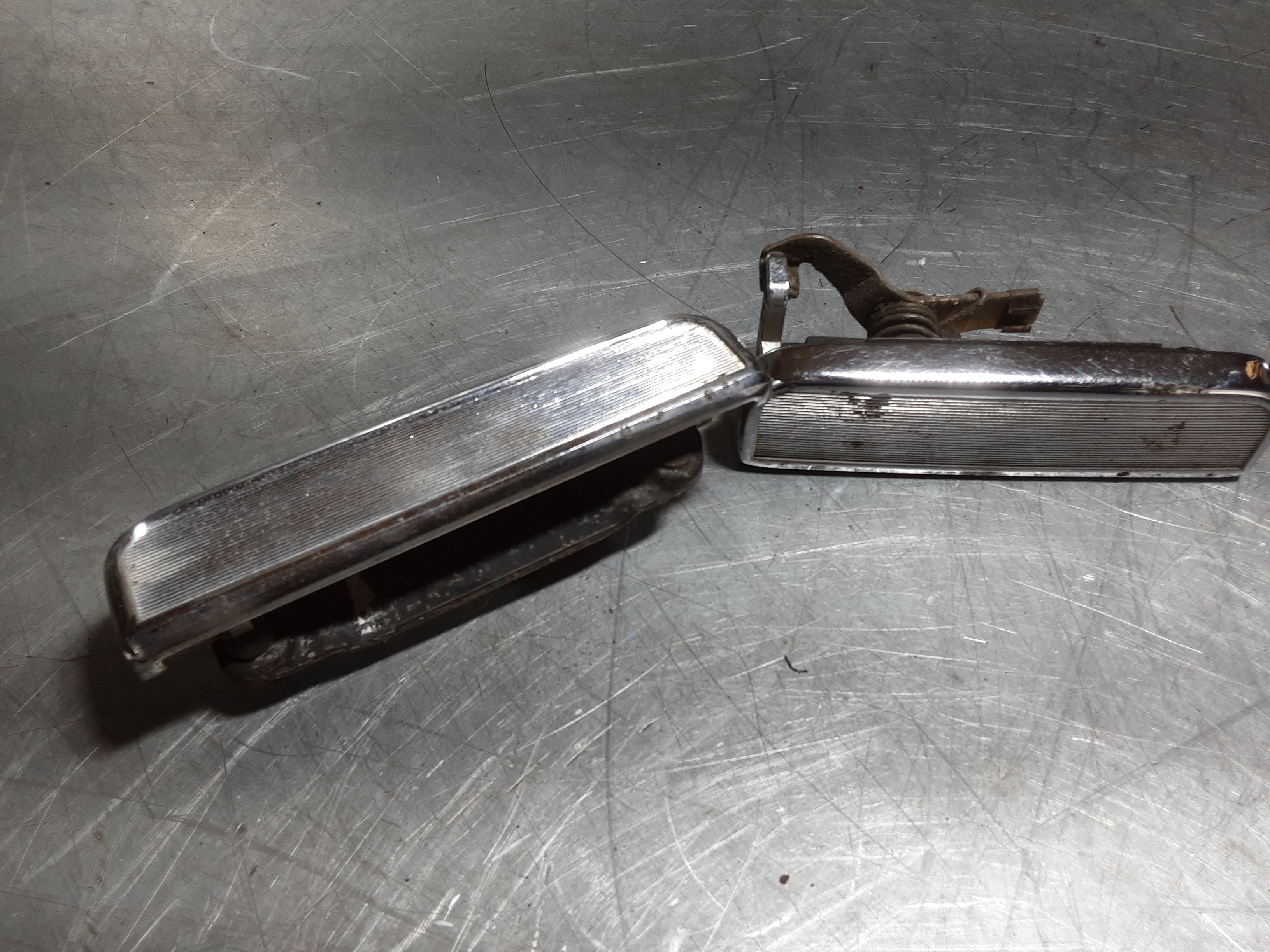 Deurklink, deurgreep links en rechts Opel Ascona B, Manta B, chroom.