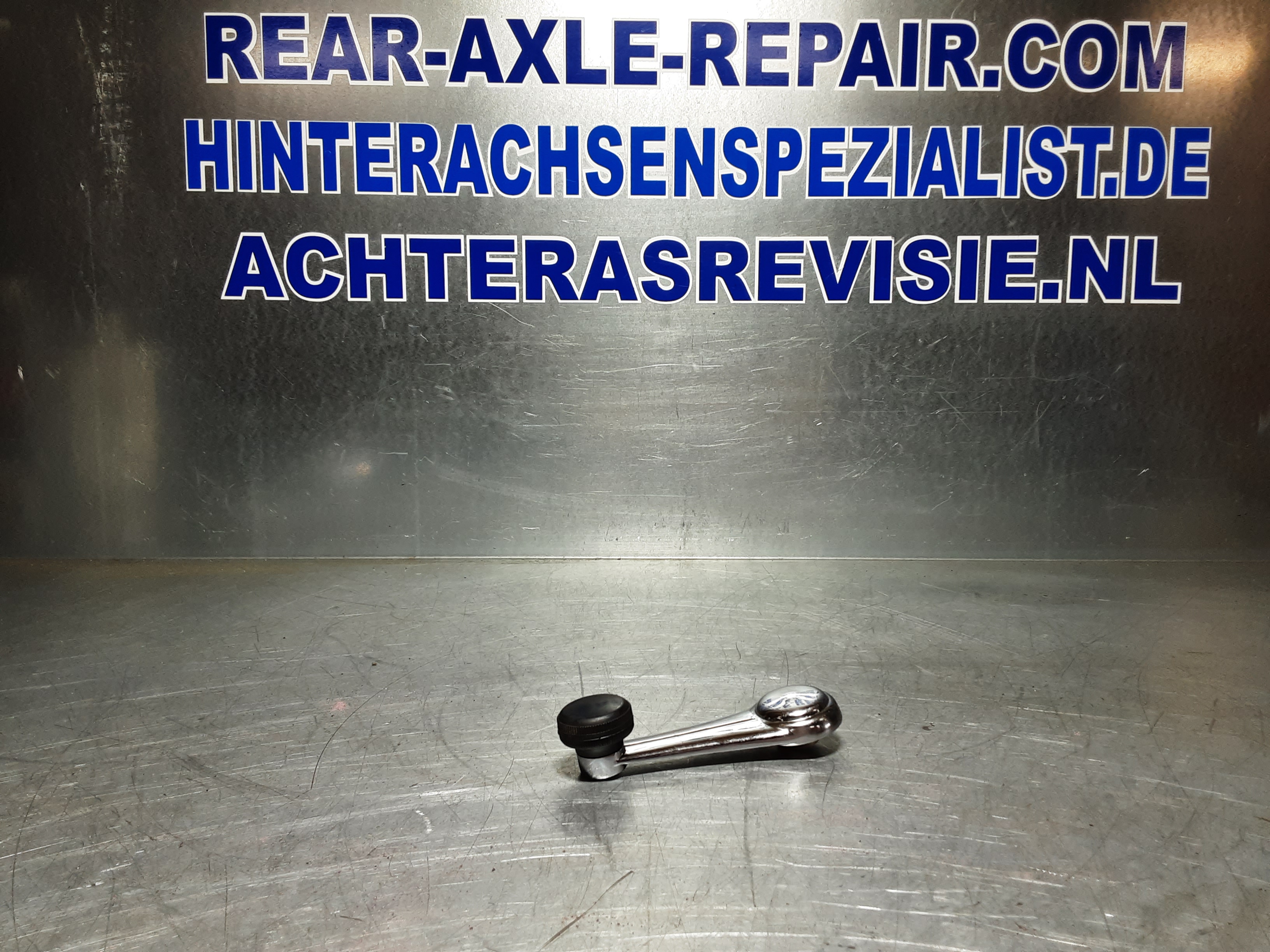 Raamslinger Opel Kadett C, past ook op GT, Manta A, Ascona A, Rekord C, Commodore A.