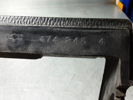 Opel Rekord E, cover for the radio and heater part