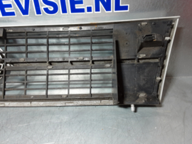 Grille van een Opel Commodore C Voyage.