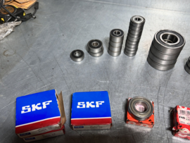 Batch of bearings, different kinds, 102 pieces