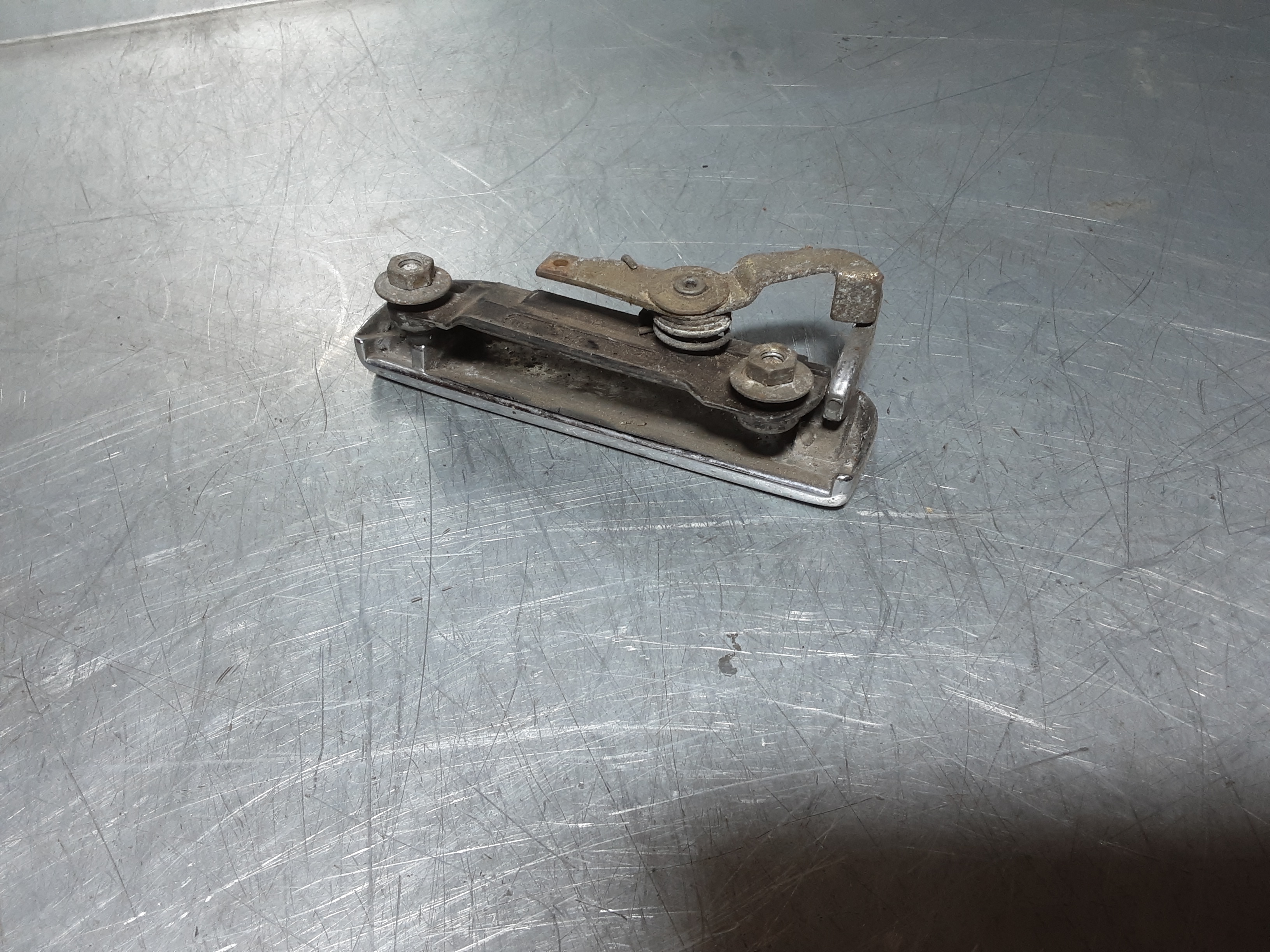 Deurklink, deurgreep links Opel Ascona B, Manta B, chroom.