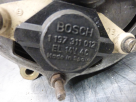 Dynamo merk Bosch, 14 Volt, 45 Ampere, Opel. Gebruikt.