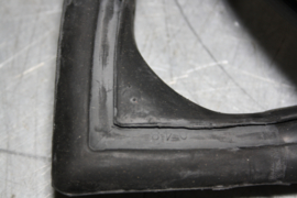 Achterruitrubber Opel Kadett D  Voor de 3/5 deurs (Luxus).