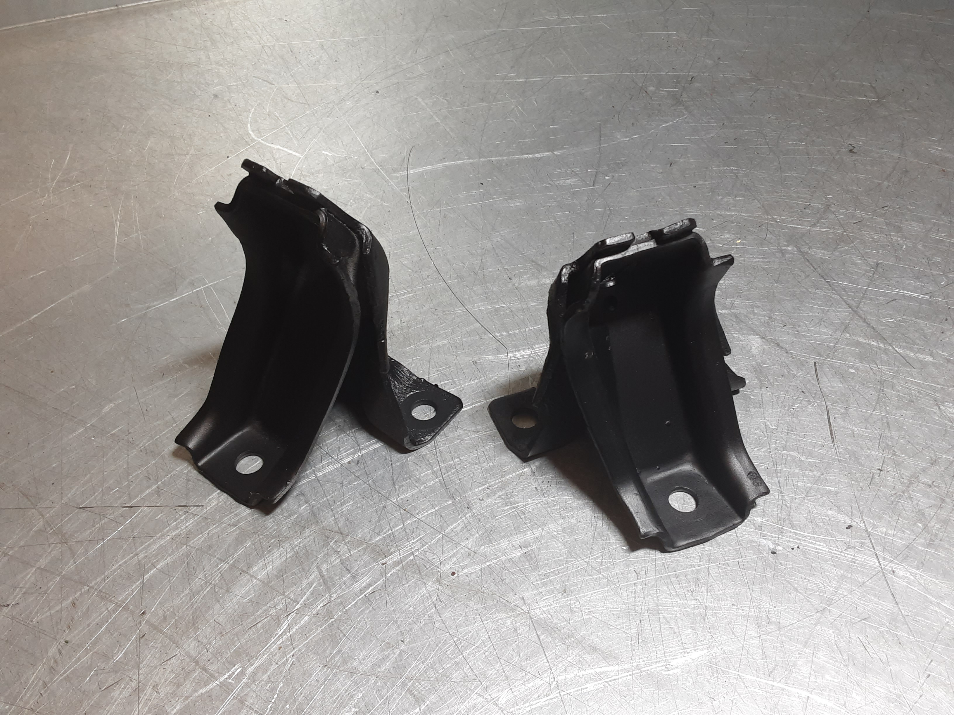 Motorsteun links en rechts Opel Kadett C (1.2 motor).