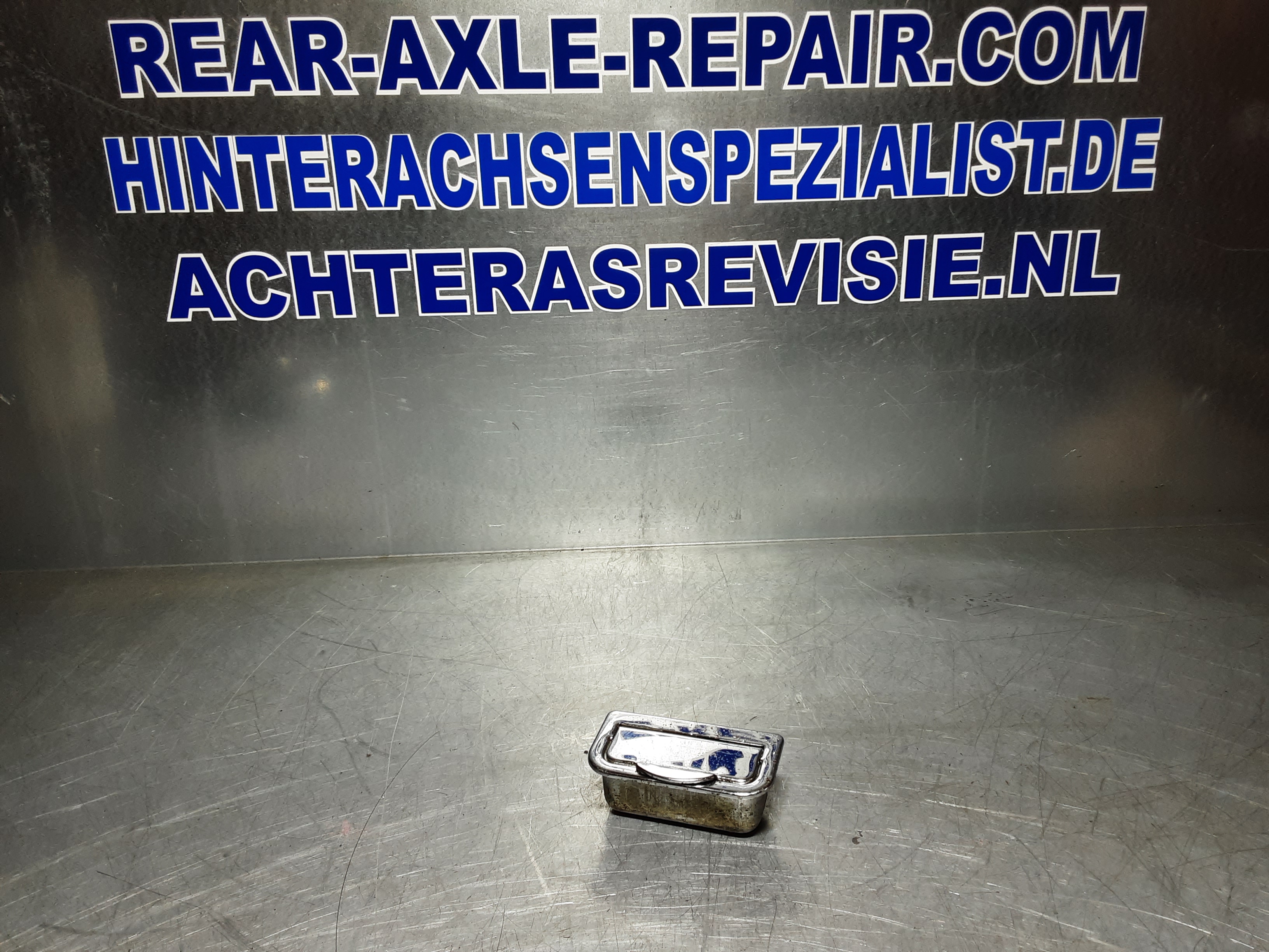 Asbak chroom van een Opel Ascona A,  Opel Manta A.
