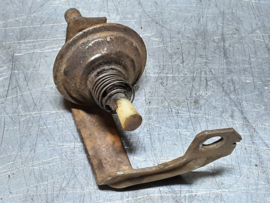 Vacuumpomp van de carburateur Opel CIH 4 cilinder motor.