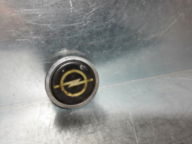 Opel naafkapje, universeel, rond 5,8 cm.