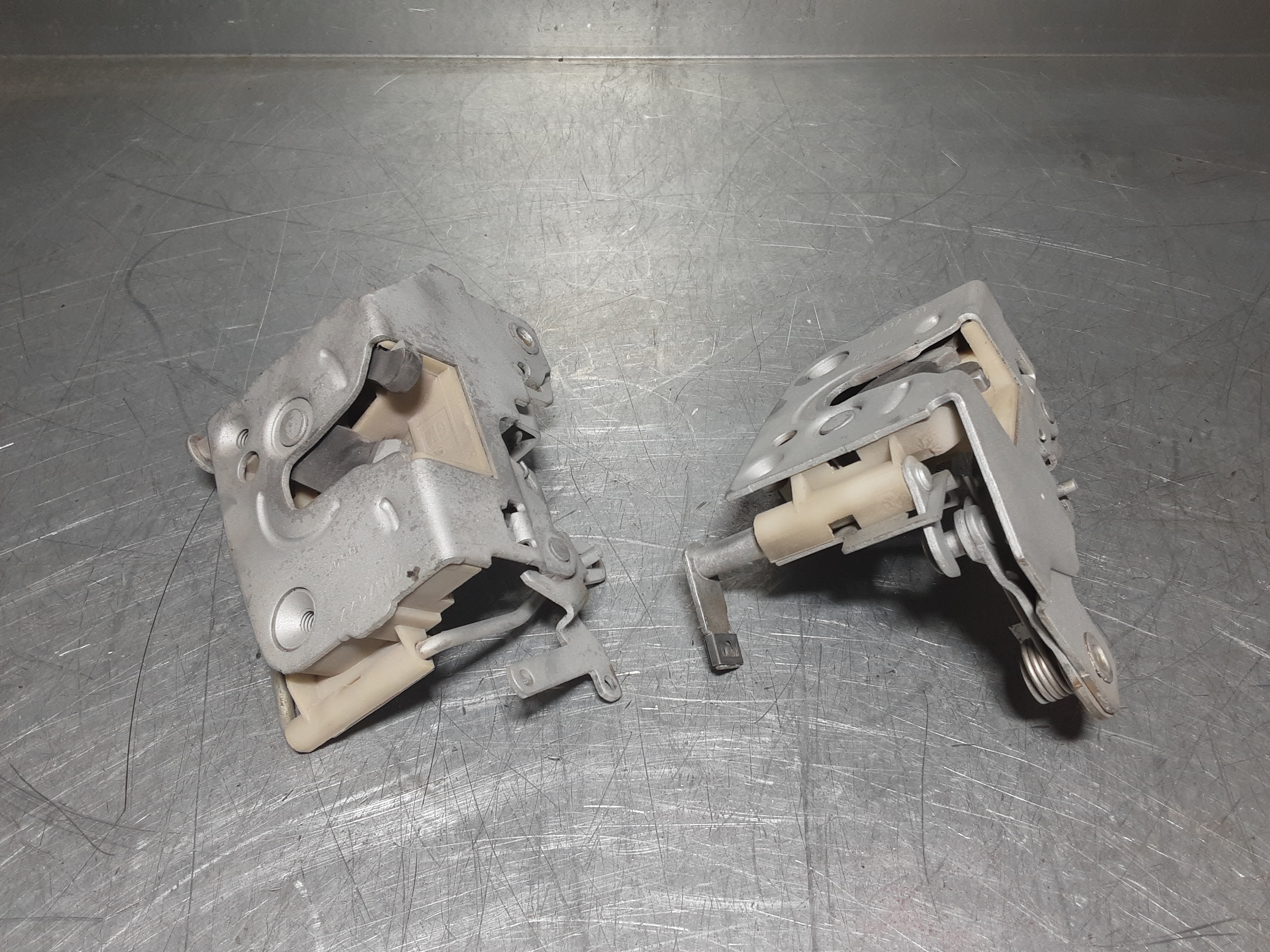 Deurmechaniek Opel Ascona B, Opel Manta B, links en rechts.