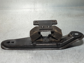 Versnellingsbaksteun van een 4 bak Opel Manta B of Ascona B.
