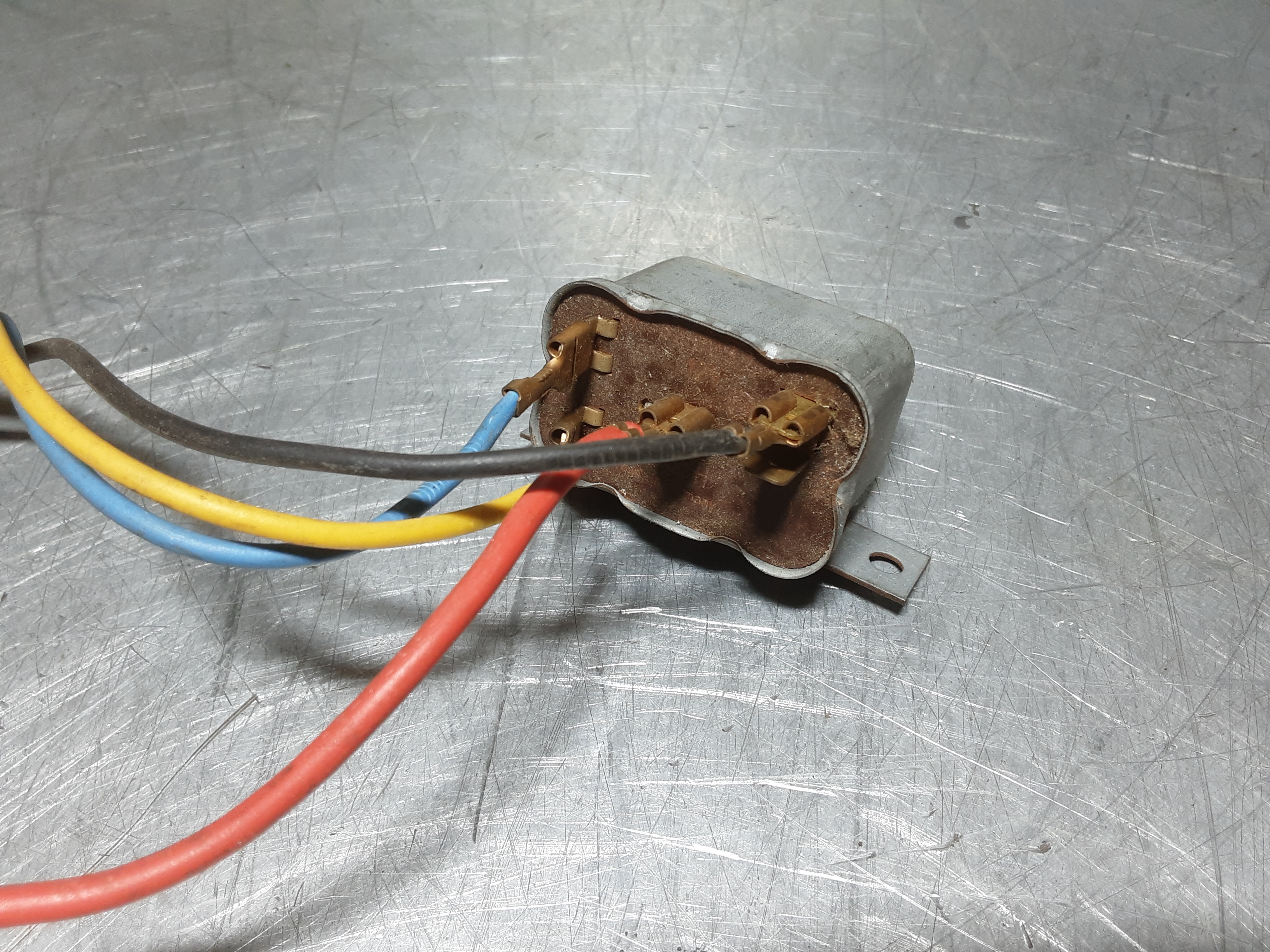 Schakelaar met relais en bedrading Volvo  142, 144, 145, 164, P1800,P1800ES.