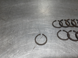 Veerring, 31,2 x 1,95 mm, buitenmaat. binnenmaat 25,8 mm.