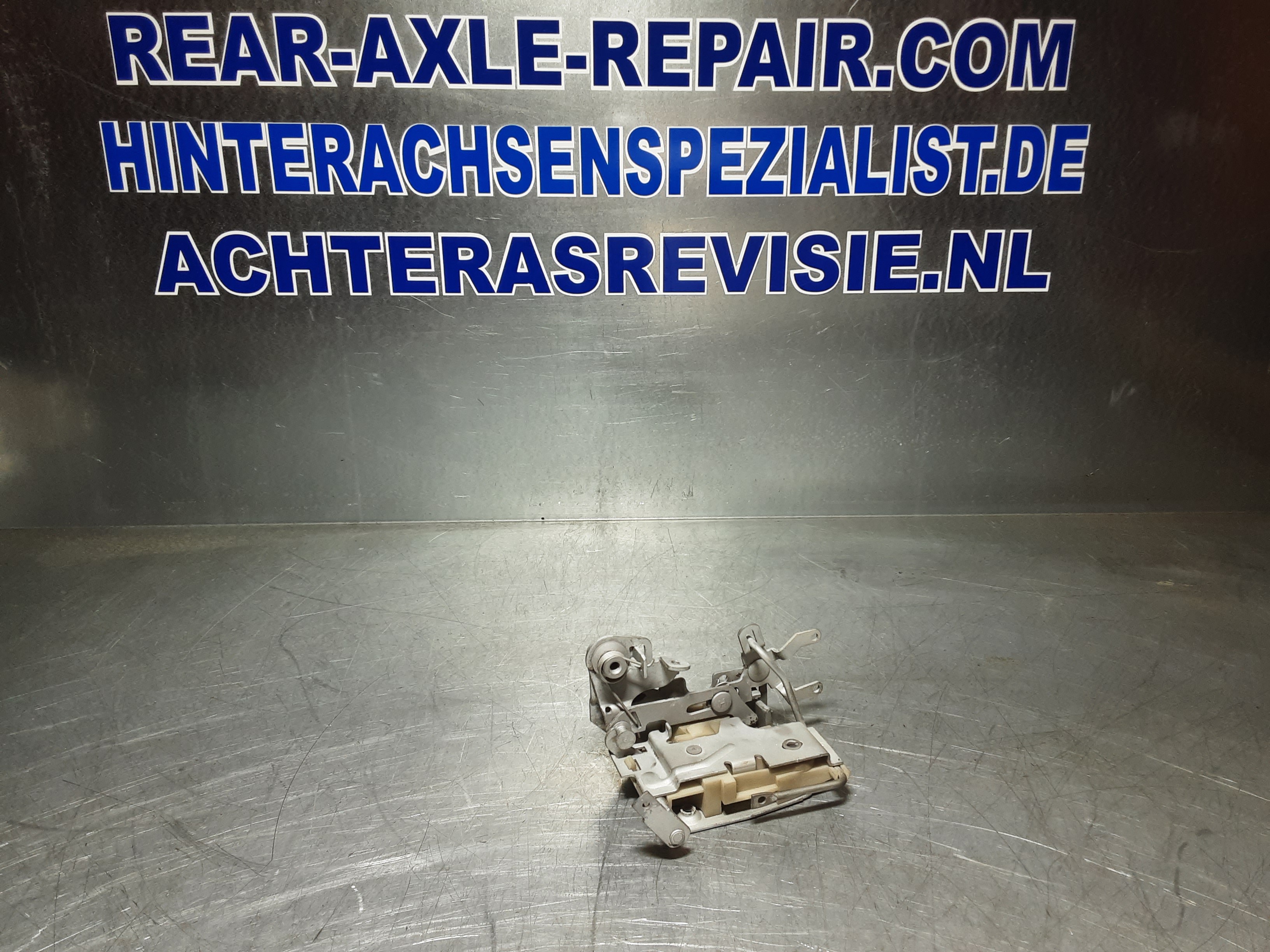 Türschloss Opel Rekord E Mechanik Schloß Tür vorne links Fahrer 7997789