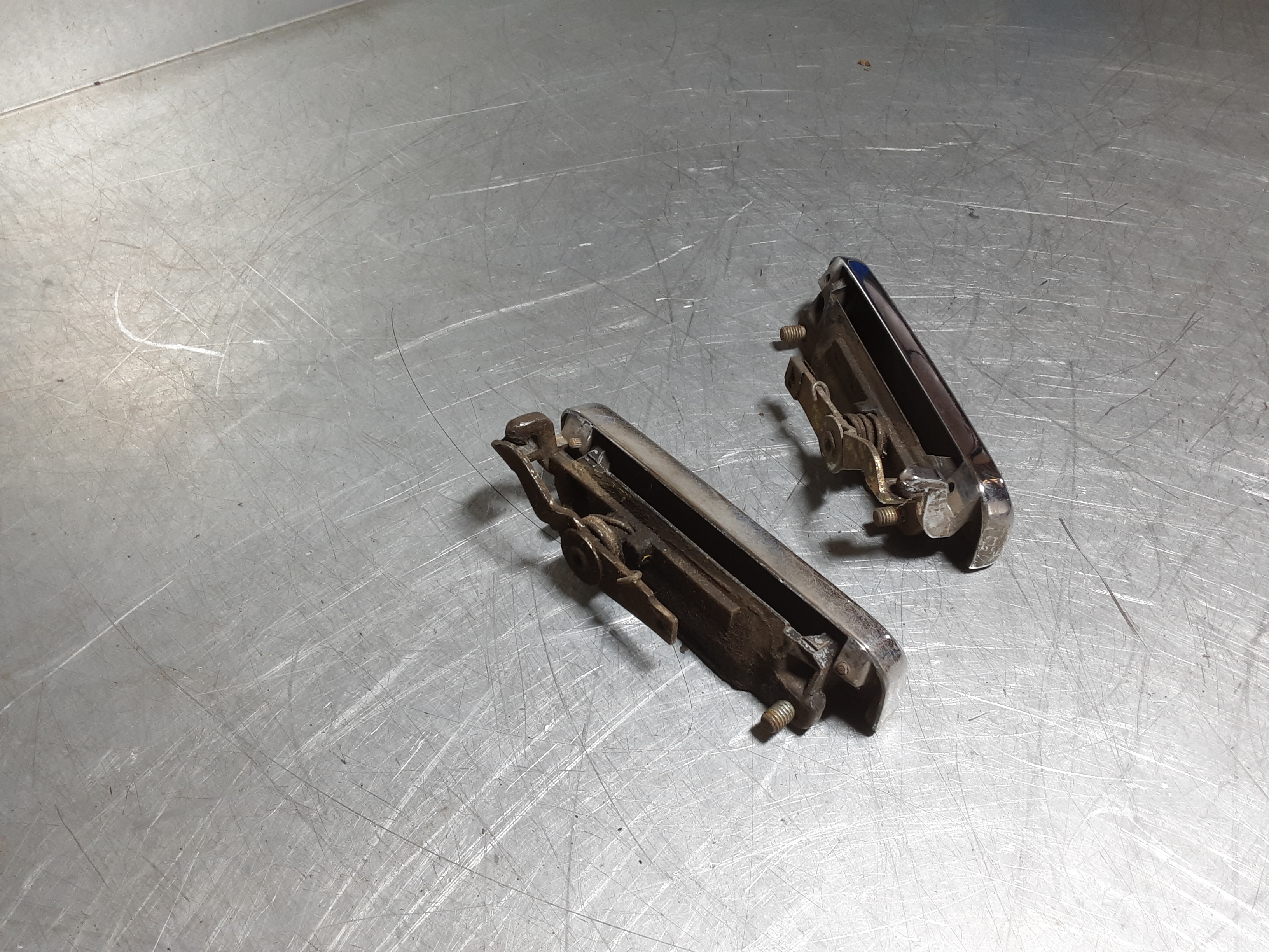 Deurklink, deurgreep links en rechts Opel Ascona B, Manta B, chroom.