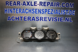 Kilometerzähler von 1970 Opel Ascona A, Manta A mit Uhr, gebraucht.