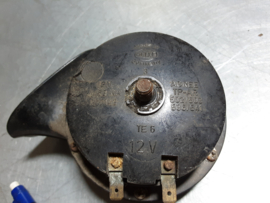 GM Claxon merk Hella, 12 volt.