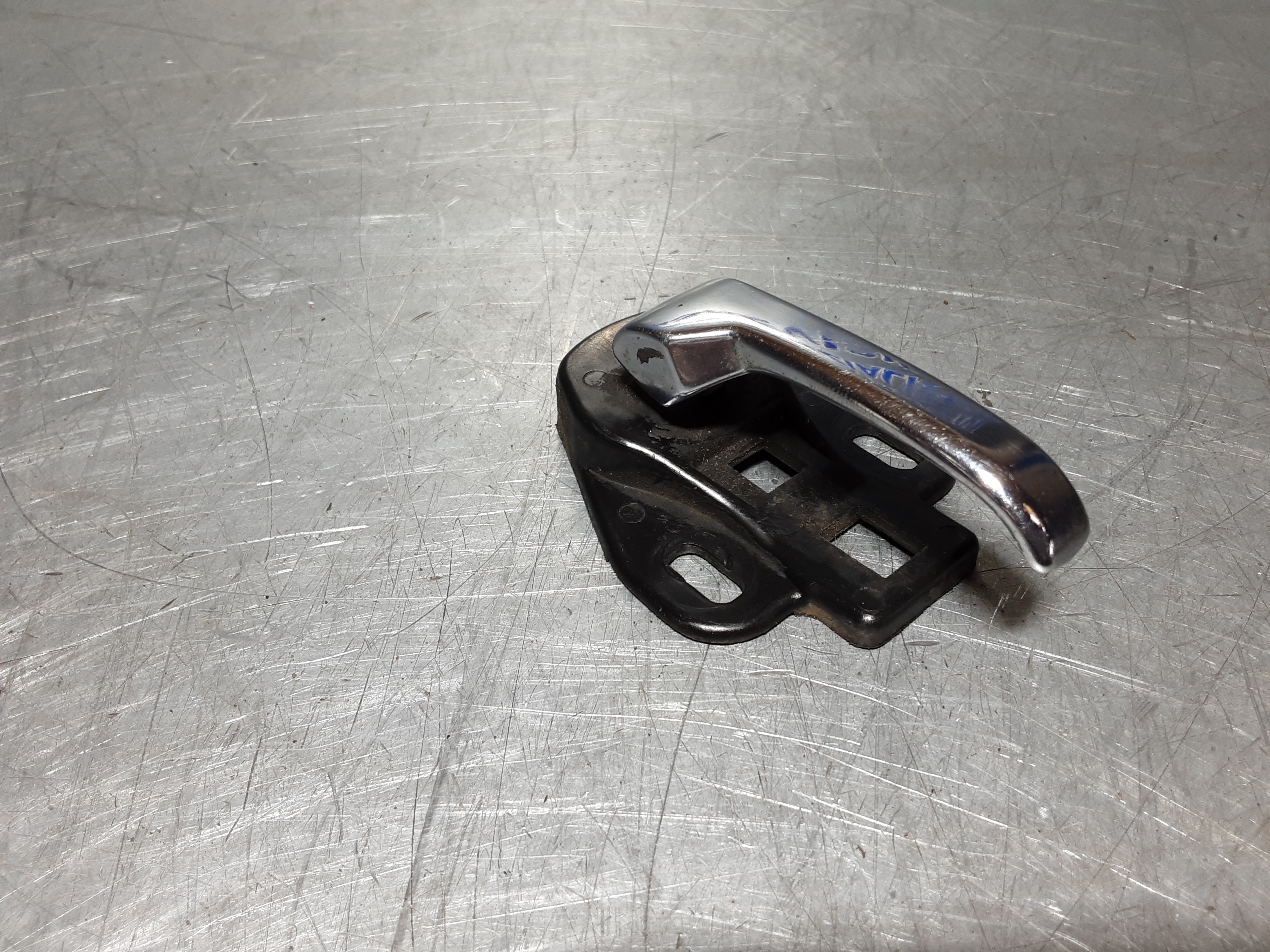 Deurhandle, deurhendel Opel Kadett C, links.