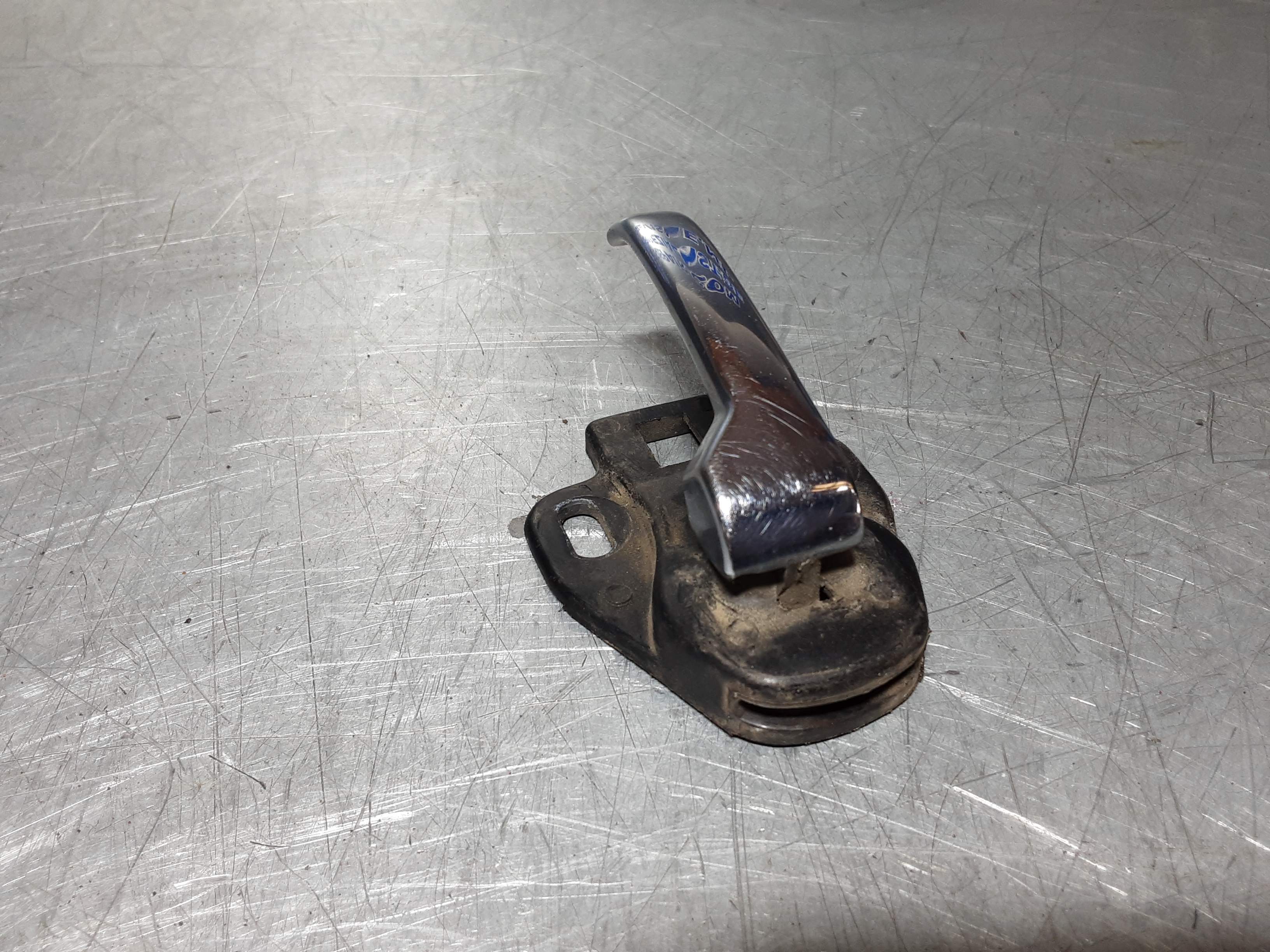 Deurhandle, deurhendel Opel Kadett C, links.