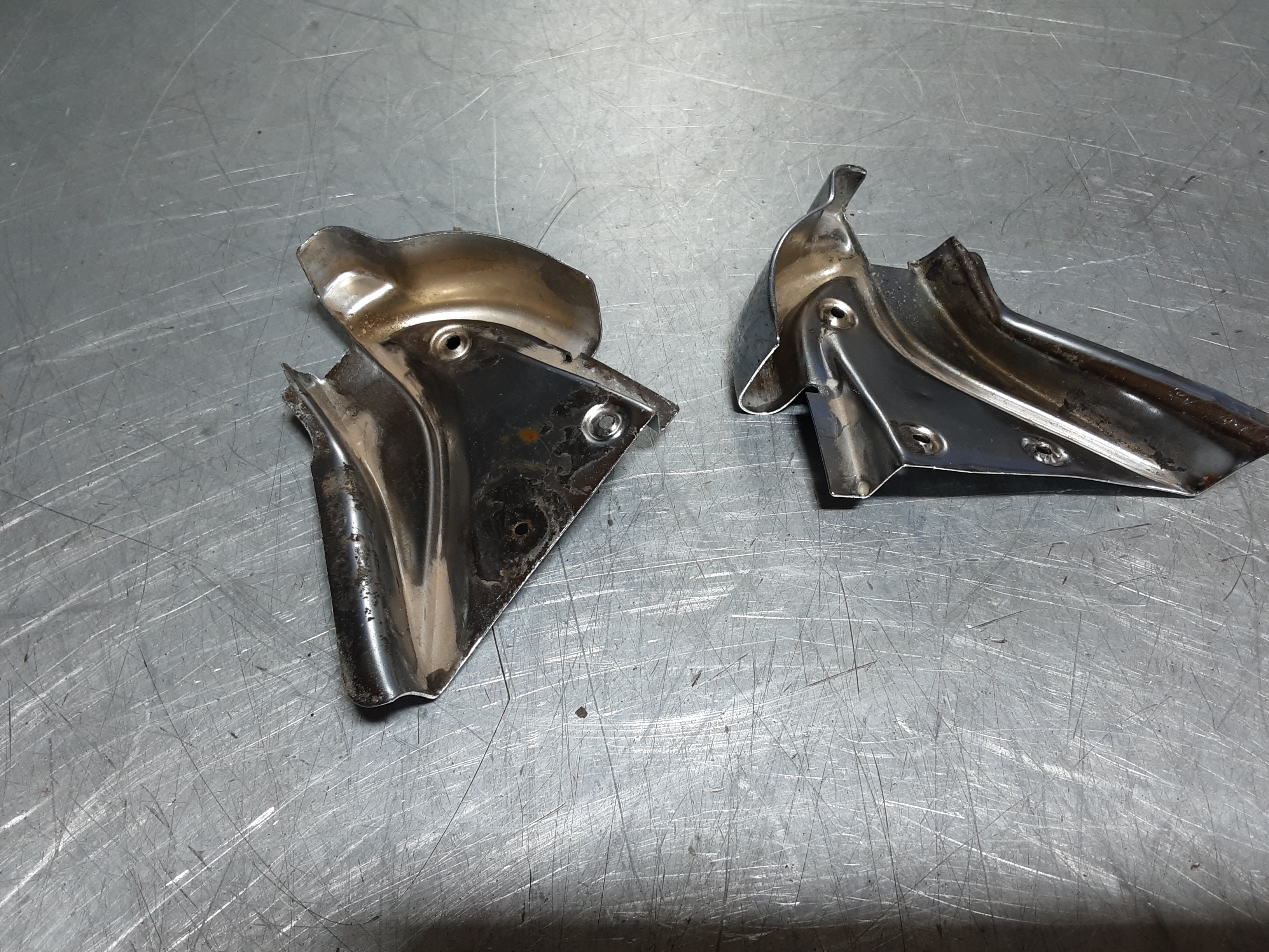 Beschermplaat deurstijl Opel Manta A, chroom.