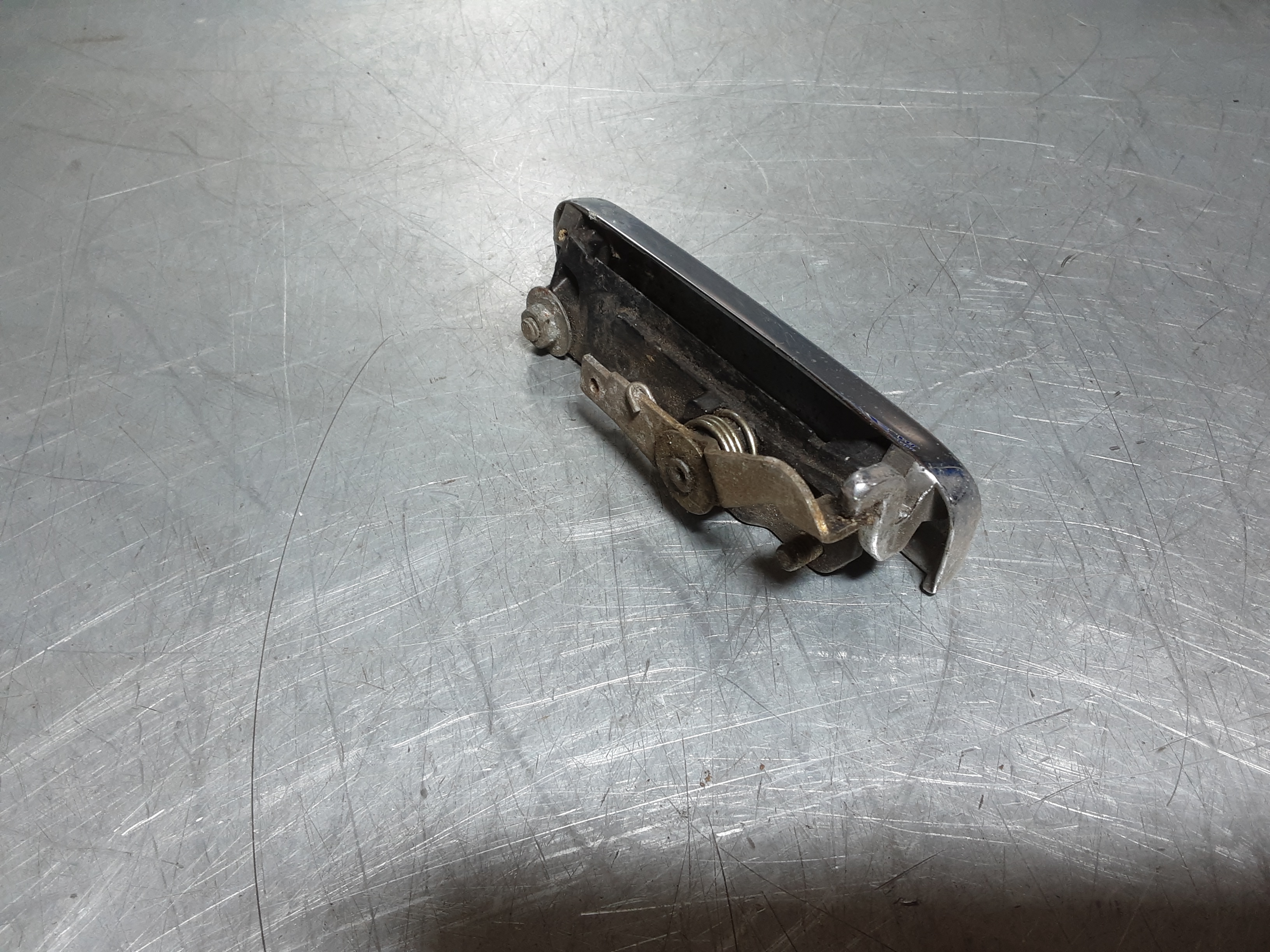 Deurklink, deurgreep links Opel Ascona B, Manta B, chroom.