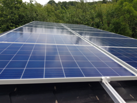 14 zonnepanelen geplaatst in Heetveld