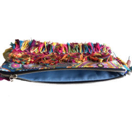 Clutch Ibiza stijl fel gekleurd met bloemen en franje