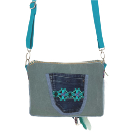 Boho Bloem Crossbody in turquoise met lila met gerecyclede jeans