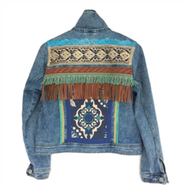 Versierd spijkerjasje boho western stijl in bruin turquoise