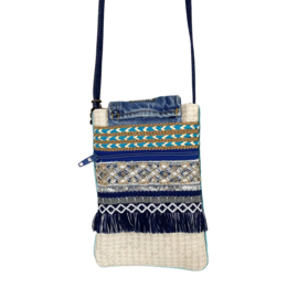 Boho stijl telefoontasje in koraal rood met turquoise patroon met jeans zakje