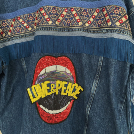 Embellished denim jacket with Love&Peace mouth patch, oversized dark blue