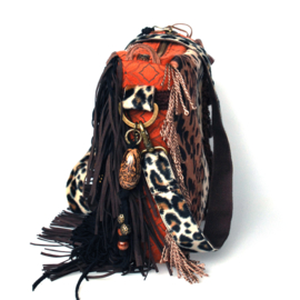 African crossbody bag with giraffes and fringes