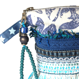 Toilettasje boho stijl blauw wit met franje