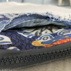 Festival tasje in Ibiza-stijl in blauw oranje met kralenapplicatie en recyclede jeans