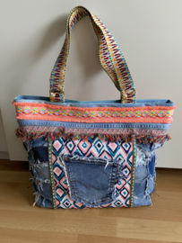 Grote Ibiza tote handtas met bloemenstof oude jeans en franje