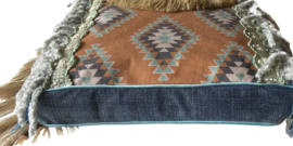 Boho schoudertas in Navajo stijl met franje en oude jeans