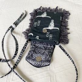 Telefoontasje Boho westernstijl met buffelkoppen, franje en jeansklepje