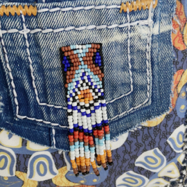Festival tasje in Ibiza-stijl in blauw oranje met kralenapplicatie en recyclede jeans