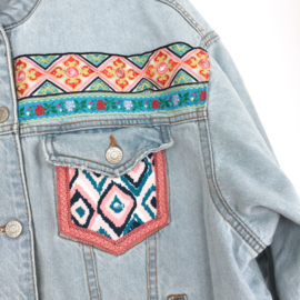 Versierd jeans jasje jacket Ibiza pastel flower power