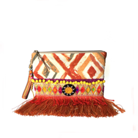 Boho clutch in oranje en gele stof in Ibiza stijl