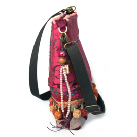 Hippie crossbody bag fuchsia bordeaux with pompons