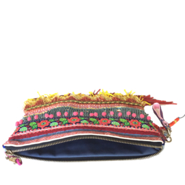 Ibiza clutch gekleurd met franje en sierband