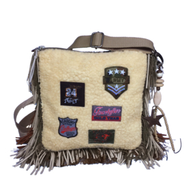 Schoudertas teddybont met patches en fringe